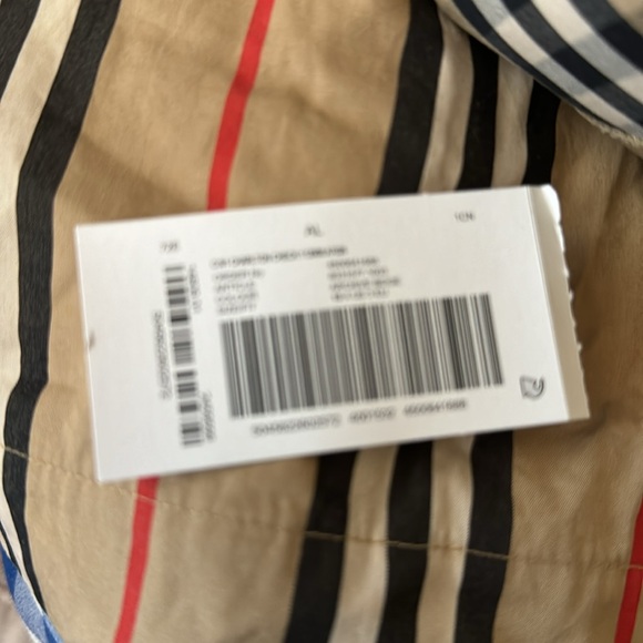 Euro 19 US 4 UK 3. Unisex Burberry shoes - Picture 6 of 7